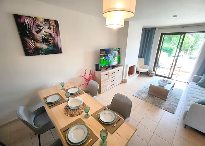 Tee & Sea Apartament *